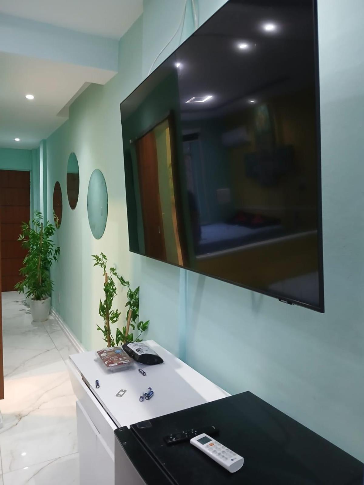 Apartamento Copacabana Local, 5 Minutes Walk To Spot, Everything Near!